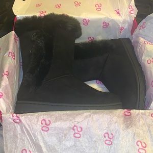 ‘SO’ Black Fur Lined Button Style Warm Boots